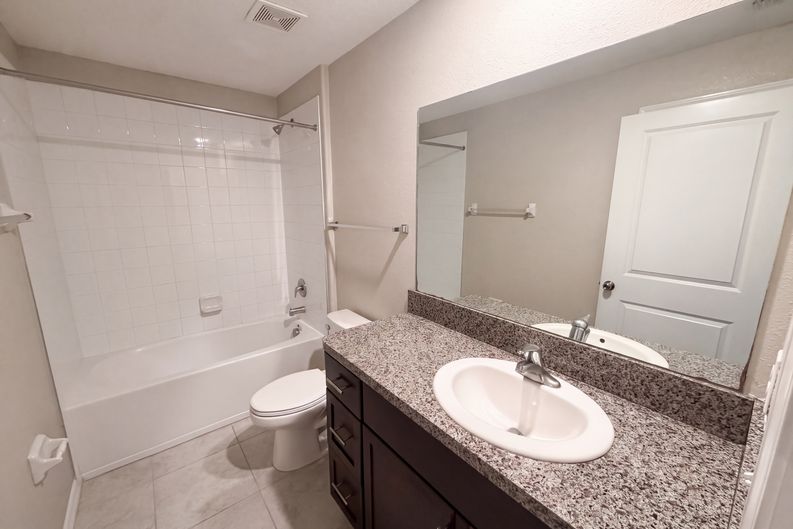 Photo 14 of 35 of 39693 Harvest Creek Ln, Zephyrhills, FL