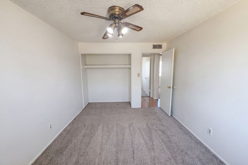 Photo 13 of 19 of 2831 N 70th Dr, Phoenix, AZ