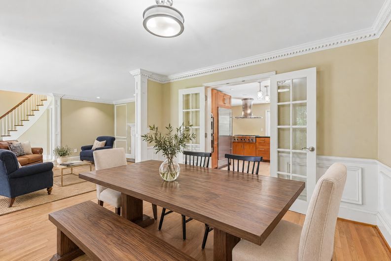 Photo 22 of 87 of 3135 Spalding Dr, Sandy Springs, GA