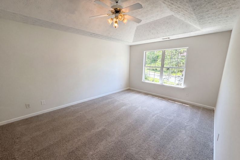 Photo 11 of 25 of 3582 Coveside Ct, Loganville, GA