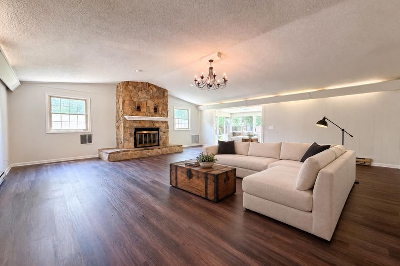 Photo 3 of 17 of 1119 Walton Dr, Murfreesboro, TN