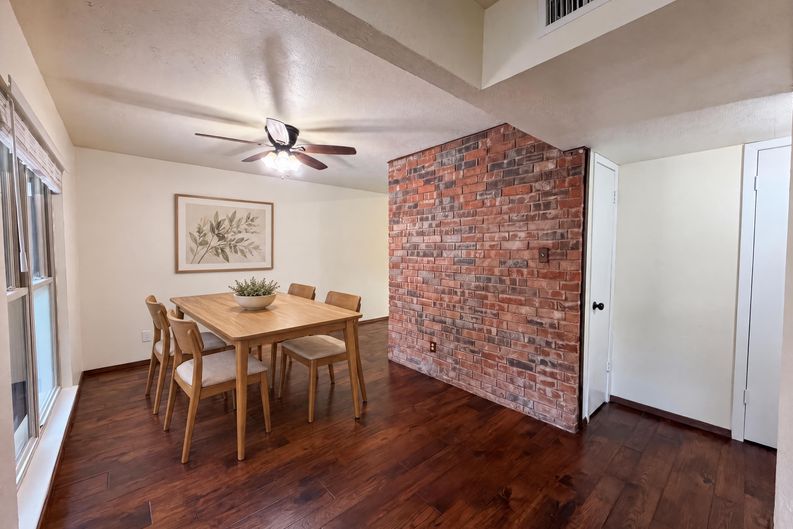 Photo 10 of 28 of 530 Shadowcrest Ln, Coppell, TX