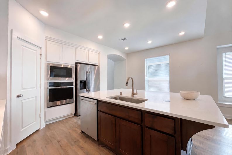 Photo 10 of 19 of 118 Neches Nook Ct, Conroe, TX