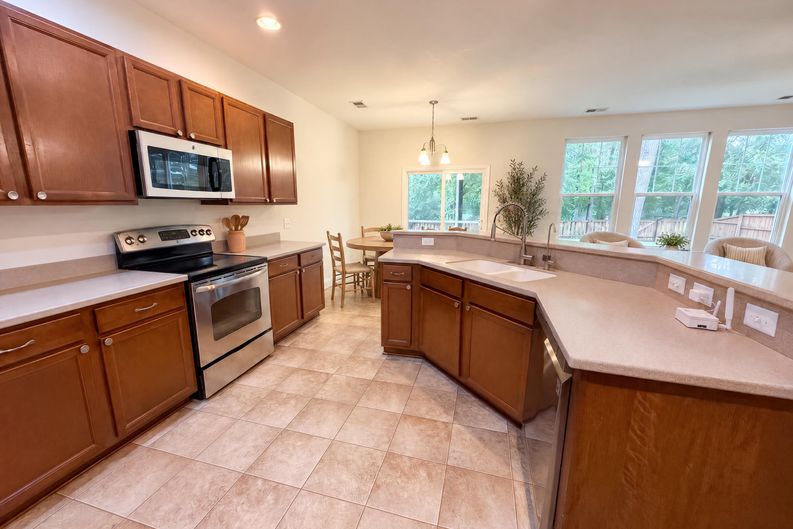 Photo 7 of 24 of 301 Freeland Way, Moncks Corner, SC