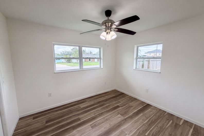 Photo 11 of 19 of 567 Baywood Dr N, Dunedin, FL