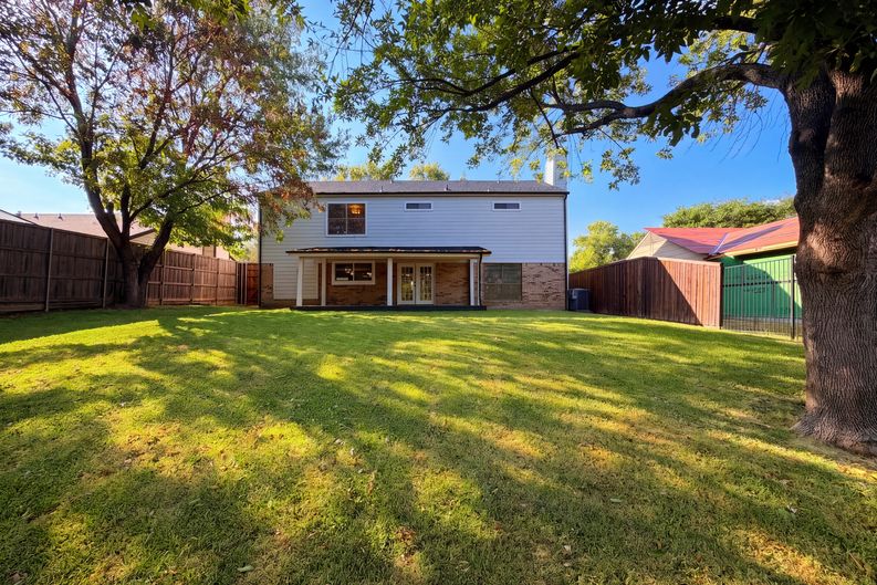 Photo 24 of 27 of 2226 Country Oaks Dr, Garland, TX