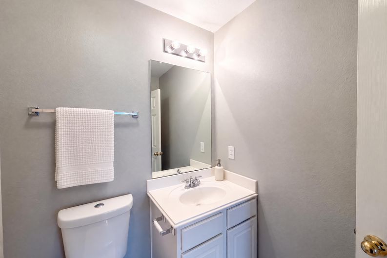 Photo 27 of 41 of 11810 White Water Bay Dr, Pearland, TX