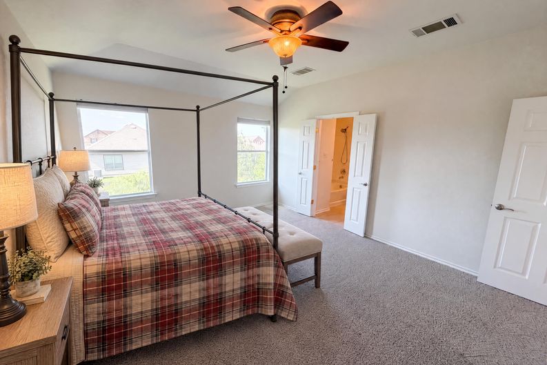 Photo 4 of 20 of 206 Almquist St, Hutto, TX