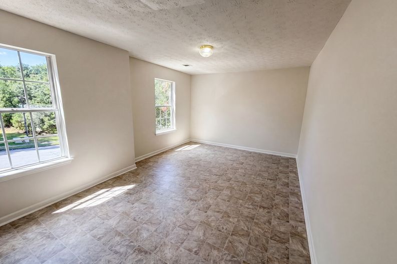 Photo 8 of 25 of 3582 Coveside Ct, Loganville, GA