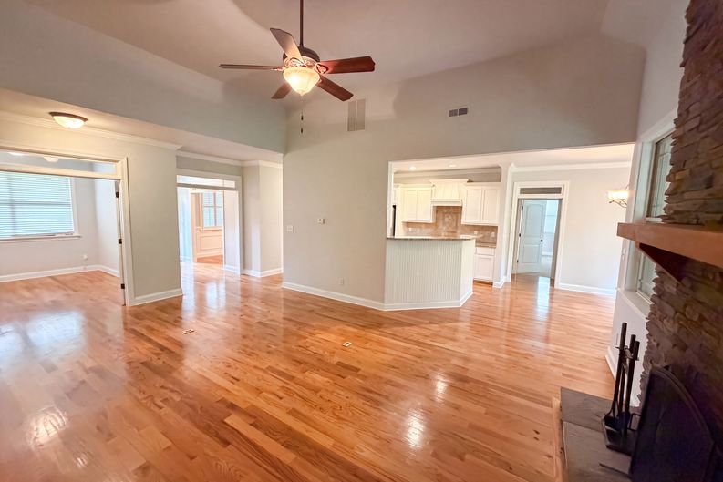 Photo 9 of 27 of 212 Westwind Dr, Newnan, GA