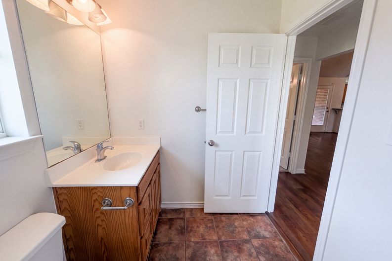 Photo 17 of 18 of 11239 Twin Spires Dr, Flint, TX