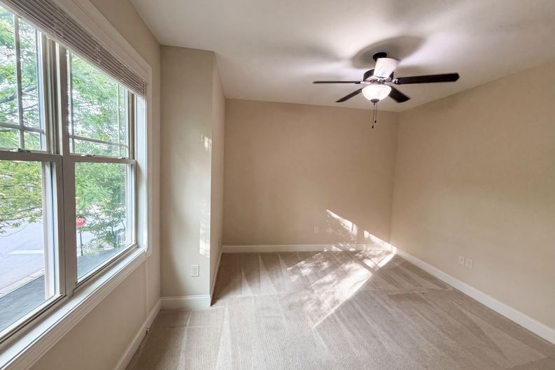 Photo 11 of 19 of 470 Kinsman Ct, Fuquay Varina, NC