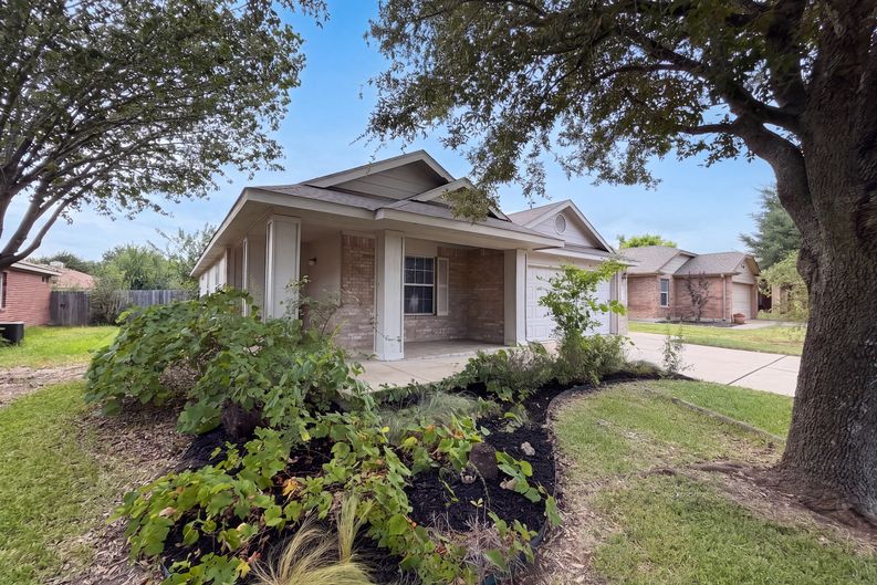 Photo 15 of 16 of 507 Decker Dr, Hutto, TX