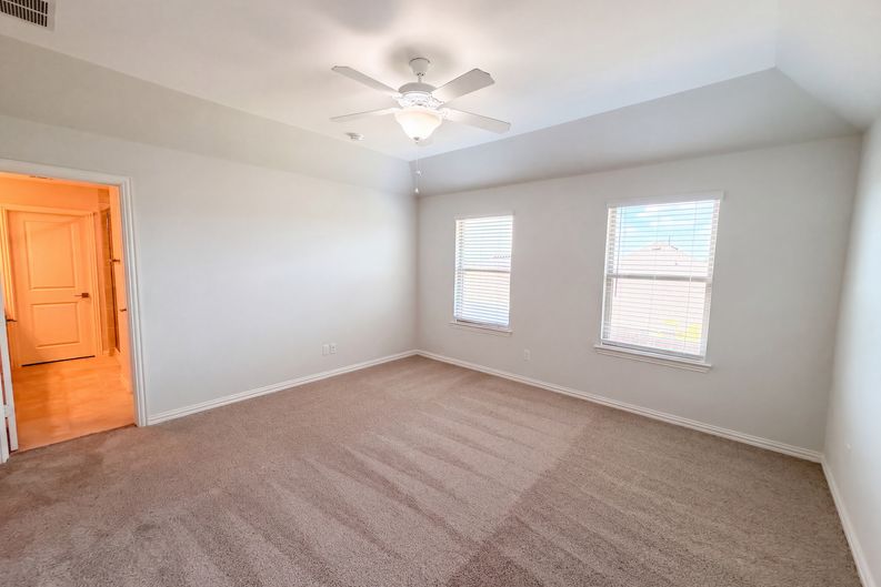 Photo 9 of 22 of 1448 Martingale Ln, Forney, TX