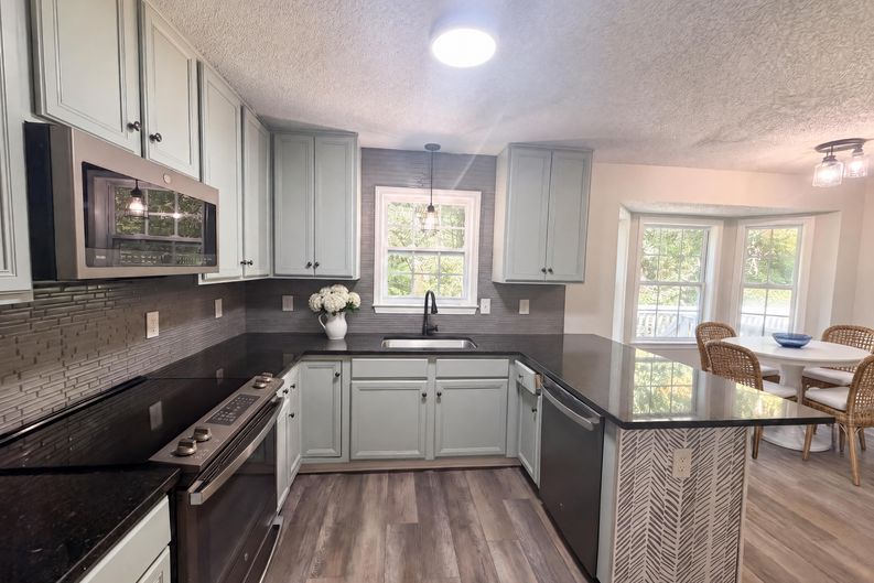 Photo 6 of 18 of 255 Rocky Point Ct, Fuquay Varina, NC