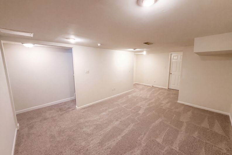 Photo 15 of 22 of 5698 Canehill Ln, Hilliard, OH