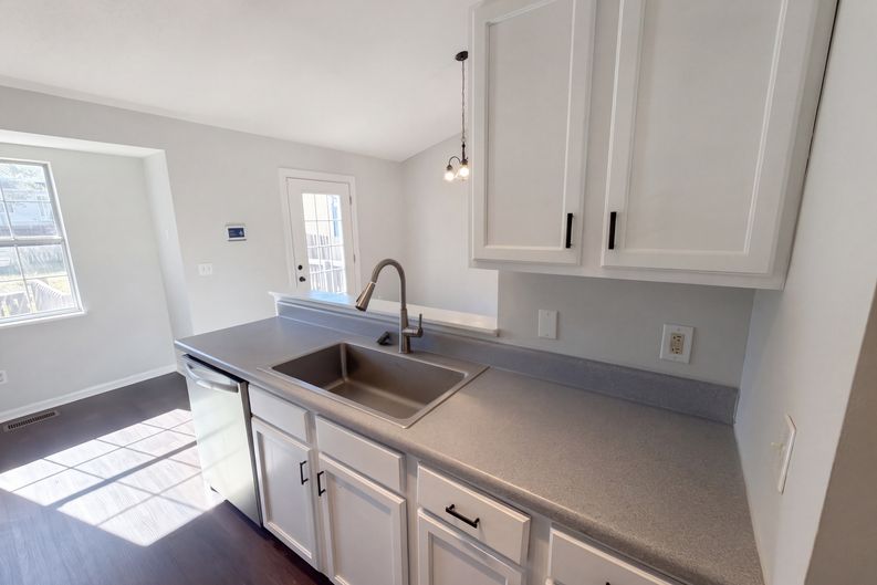 Photo 16 of 49 of 171 Cherry Grove Dr, West Columbia, SC