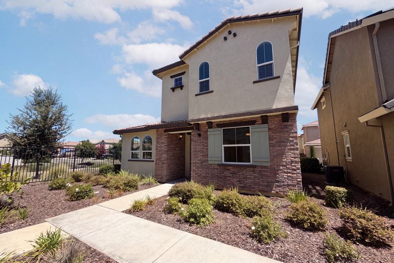 Photo 23 of 30 of 10801 Portico Cir, Rancho Cordova, CA
