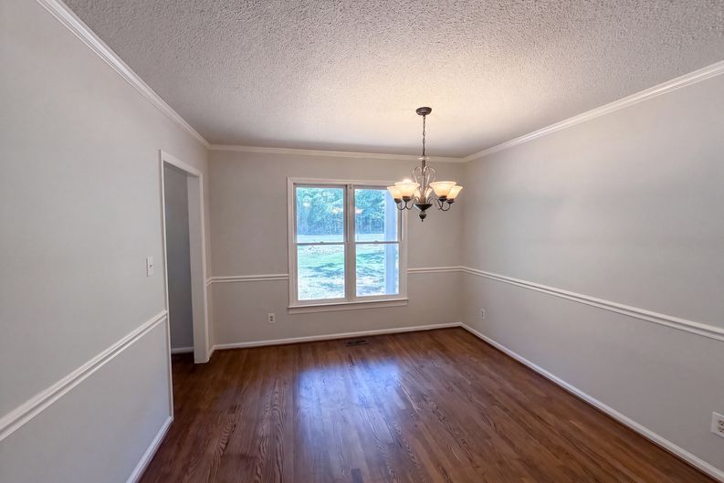 Photo 6 of 25 of 4614 Hickory Grove Rd, Mount Holly, NC