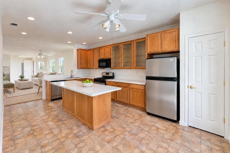 Photo 8 of 22 of 8888 Billfish Way, Sacramento, CA