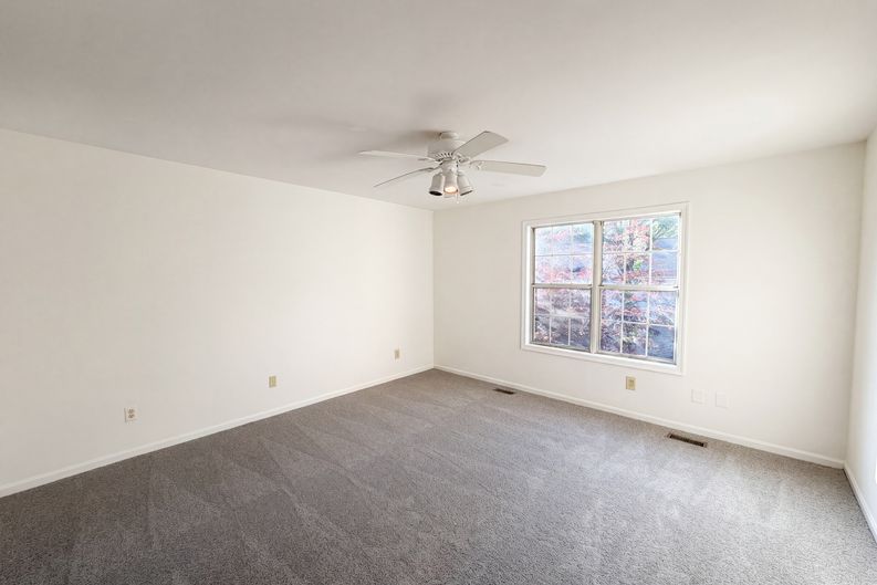 Photo 4 of 27 of 8509 Ivoryton Way, Montgomery Village, MD