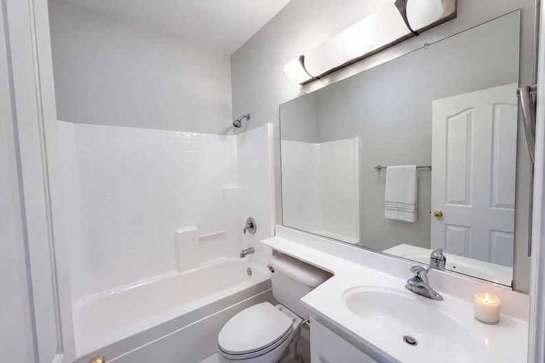 Photo 11 of 21 of 5124 Bissett Way, Sacramento, CA
