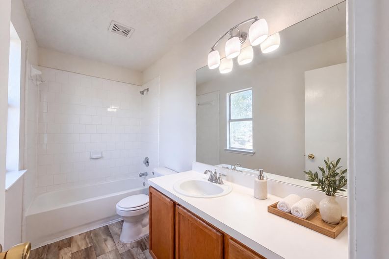 Photo 10 of 15 of 4325 Falcon Dr, Sherman, TX