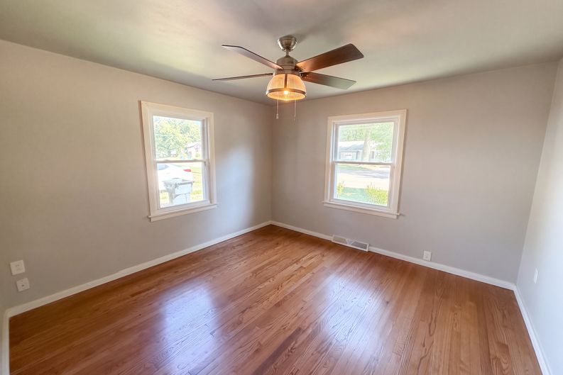 Photo 5 of 18 of 1607 N 17th St, Belleville, IL