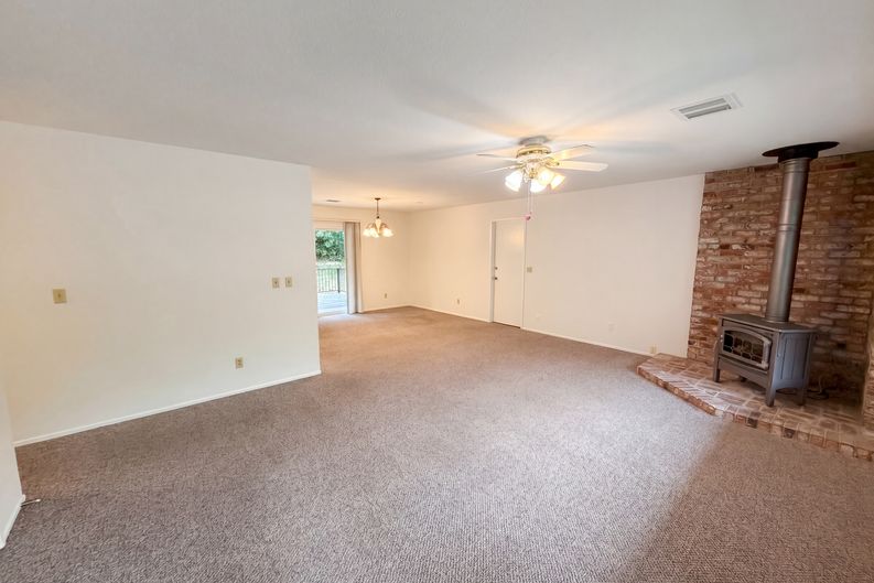 Photo 3 of 30 of 862 Grice Ln, Placerville, CA