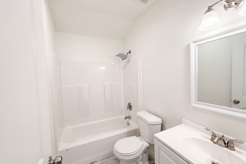 Photo 23 of 31 of 1422 Oakmont Dr, Roseville, CA