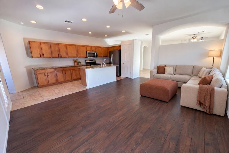 Photo 3 of 41 of 25852 W Lynne Ln, Buckeye, AZ