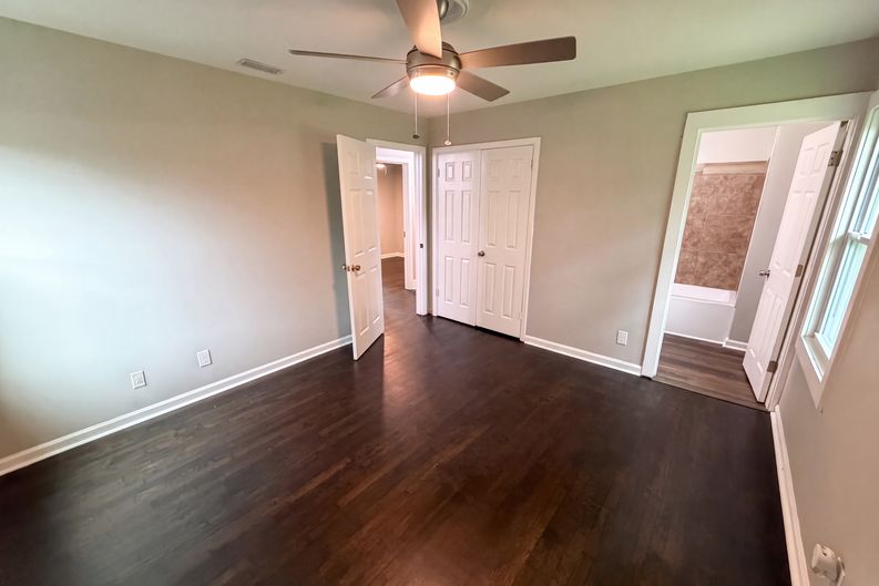 Photo 12 of 19 of 528 Kentbrook Dr, Charlotte, NC