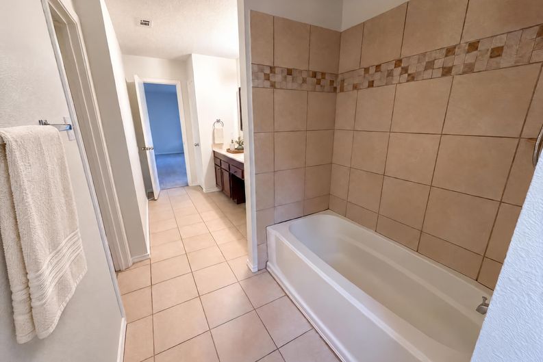 Photo 22 of 31 of 13020 Moorcroft Ln, Austin, TX
