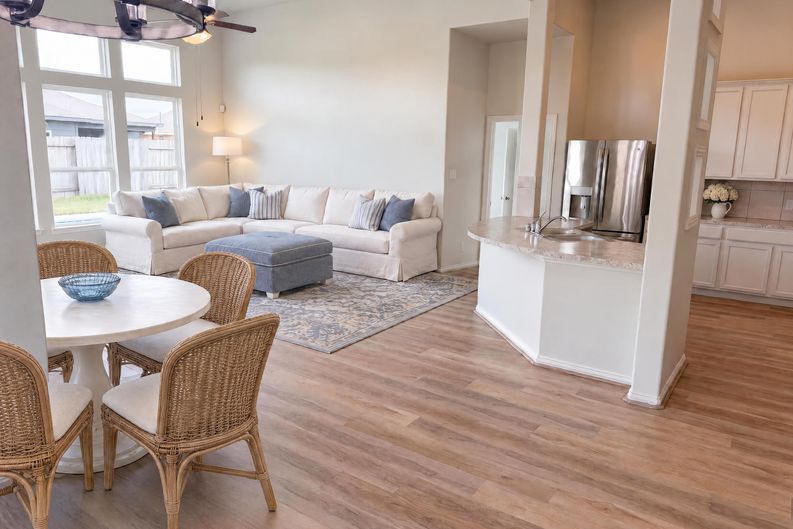 Photo 11 of 25 of 7820 Amber Ct, Texas City, TX