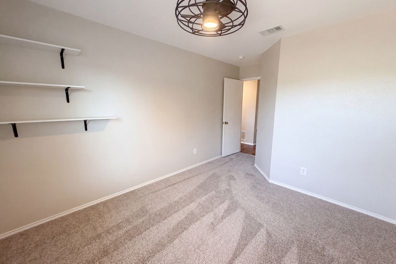 Photo 16 of 28 of 809 Canyon Cove Dr, Burleson, TX
