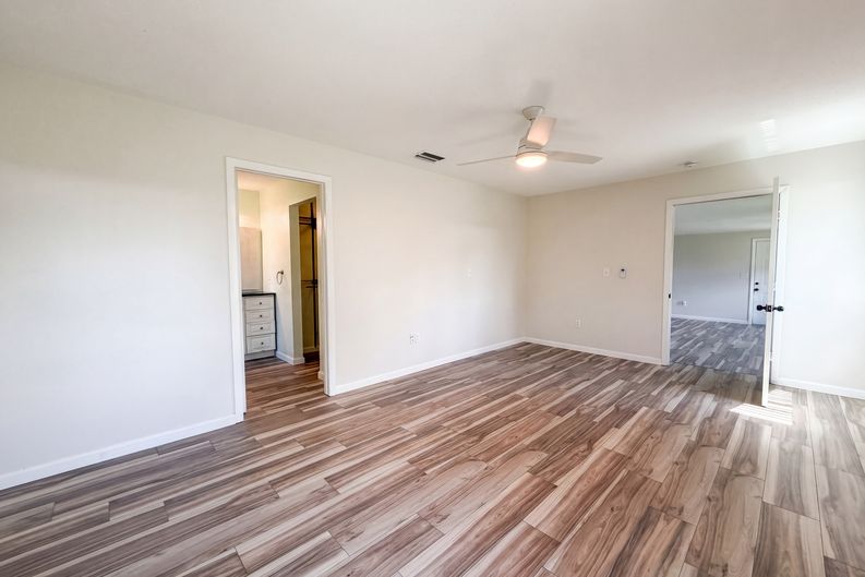 Photo 4 of 26 of 3260 Pinetree St, Port Charlotte, FL