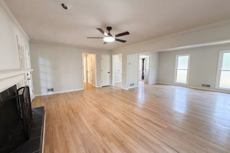Photo 17 of 22 of 1033 Chestnut Hill Cir SW, Marietta, GA