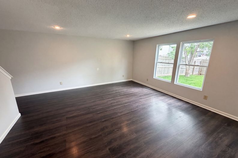 Photo 7 of 23 of 8134 S Firefly Dr, Pendleton, IN