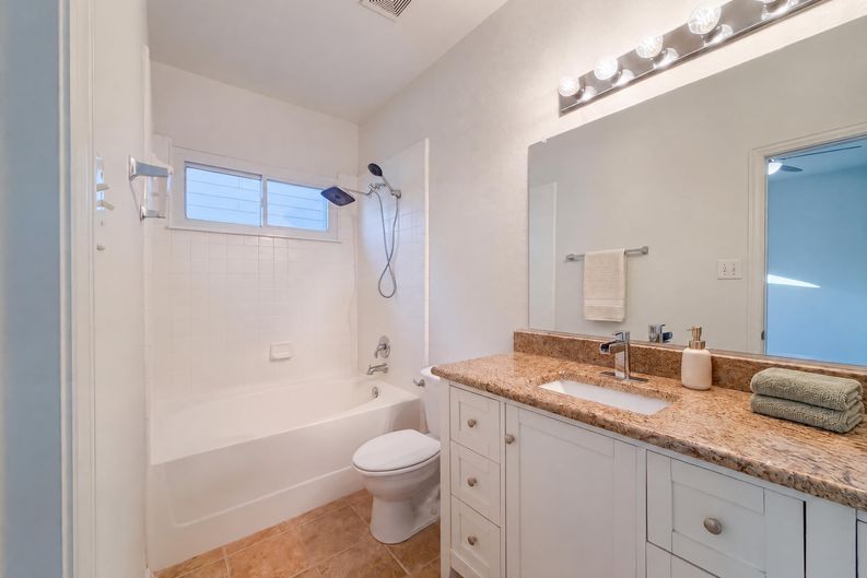 Photo 11 of 17 of 10061 Cedar Lake Dr, Providence Village, TX