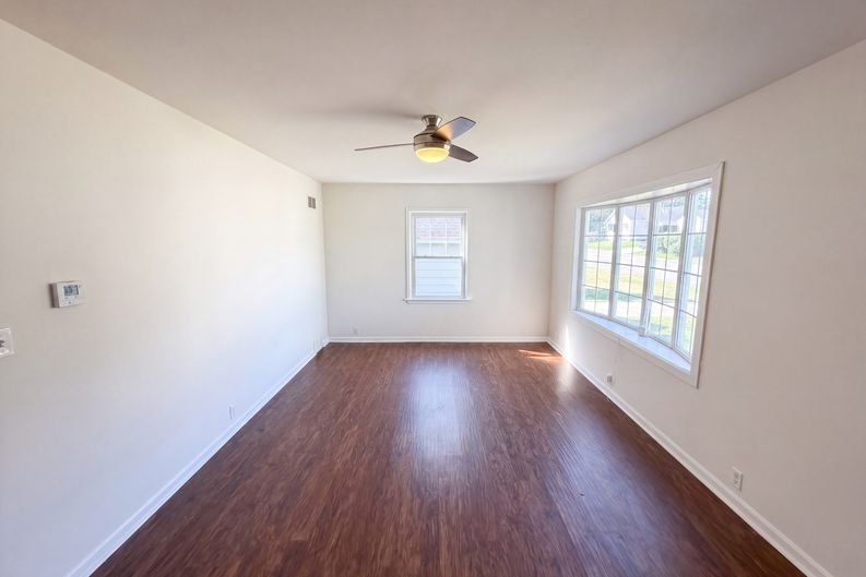Photo 3 of 21 of 956 Meda Ave, Lancaster, OH