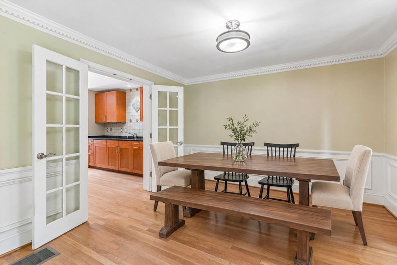 Photo 48 of 87 of 3135 Spalding Dr, Sandy Springs, GA