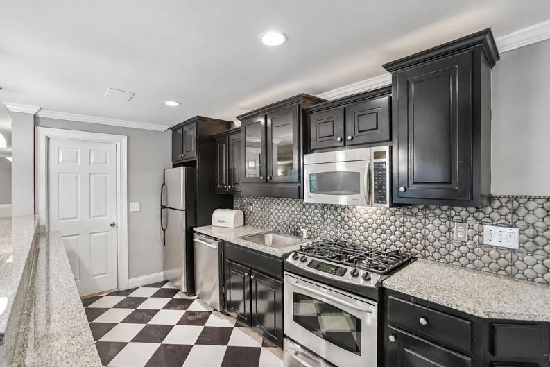 Photo 13 of 67 of 700 Leeds Garden Ter, Alpharetta, GA