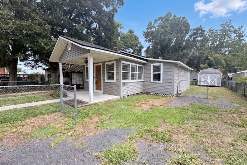 Photo 14 of 17 of 642 Gardiner St, Starke, FL