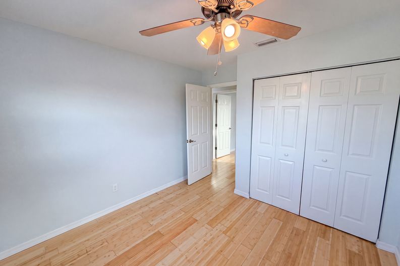 Photo 12 of 27 of 8283 86th Ave, Seminole, FL