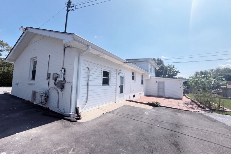 Photo 19 of 23 of 328 Kimbrough Rd, Clarksville, TN