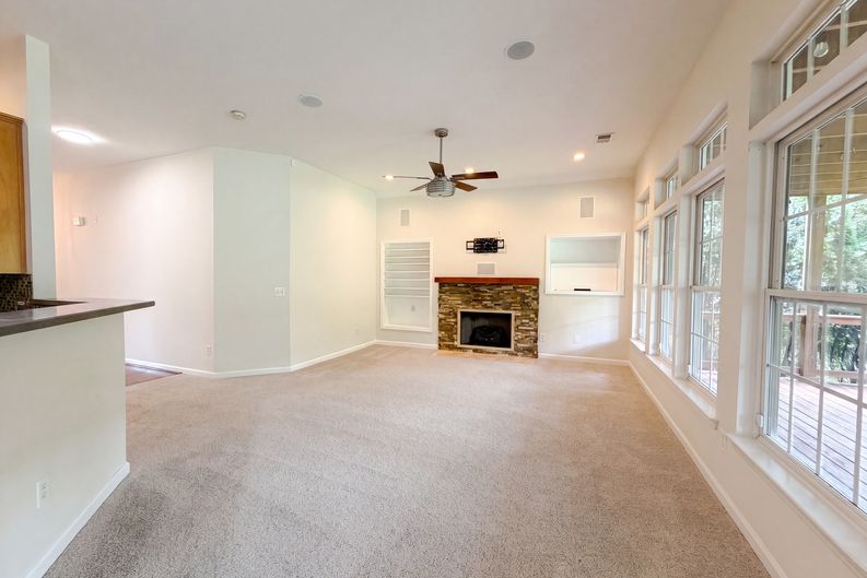 Photo 3 of 33 of 1027 Countess Ln, Spring Hill, TN