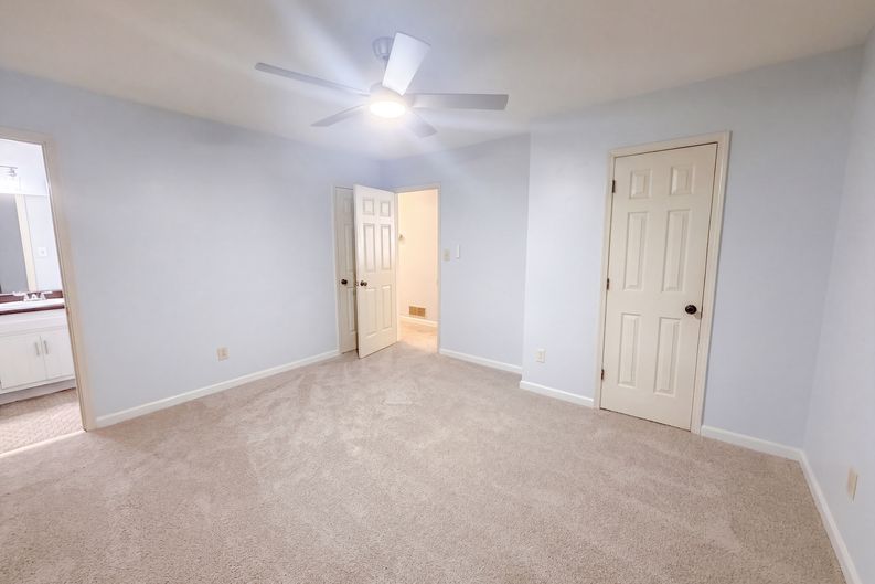 Photo 10 of 24 of 3318 Ben Hill St SW, Marietta, GA