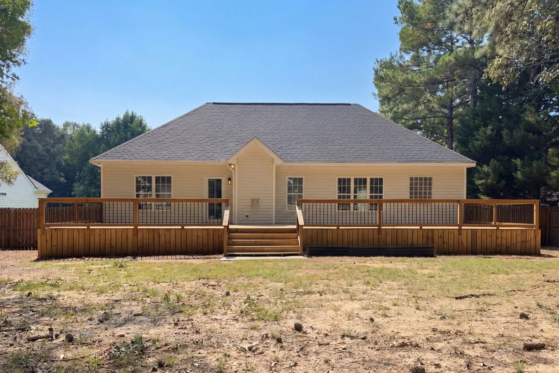 Photo 5 of 23 of 321 Groundsel Pl, Clayton, NC