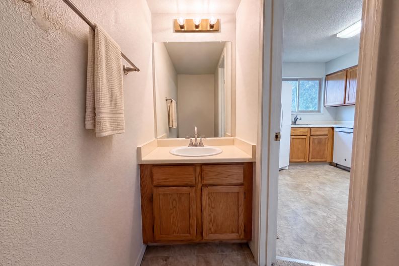 Photo 7 of 21 of 8733 W Cornell Ave, Lakewood, CO
