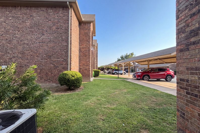 Photo 5 of 19 of 3500 E Park Blvd, Plano, TX